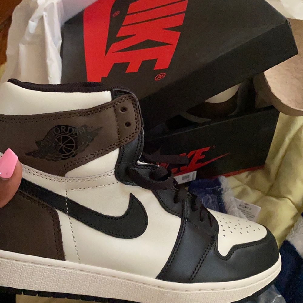 Jordan retro 1 mochas